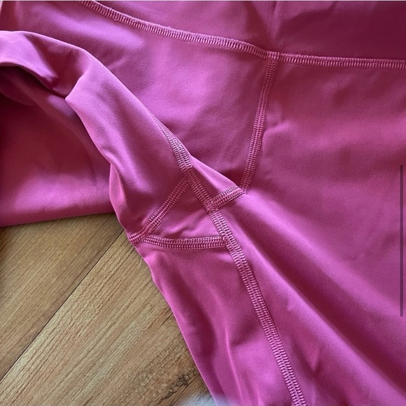 Lululemon yoga pants - Picture 5 of 6